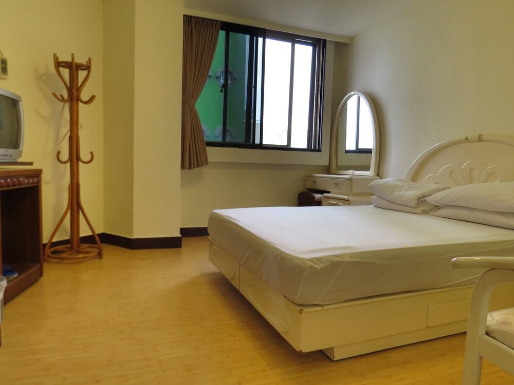 Chantai Hotel Hualien Extérieur photo